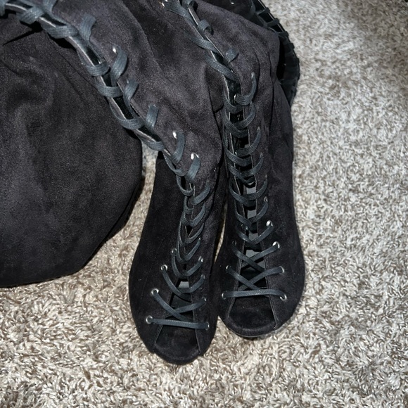 Thigh high lace up/zip up boots - Picture 5 of 8